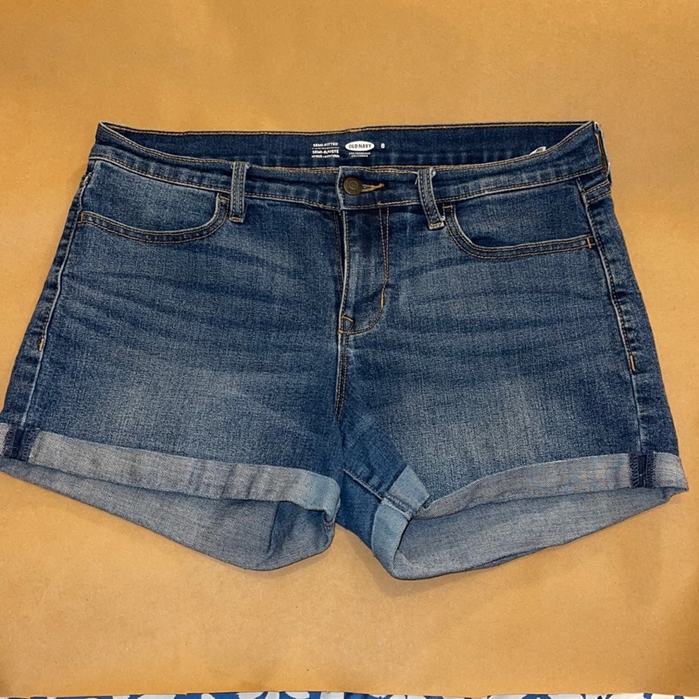 Old Navy Semi-Fitted jean shorts size 8